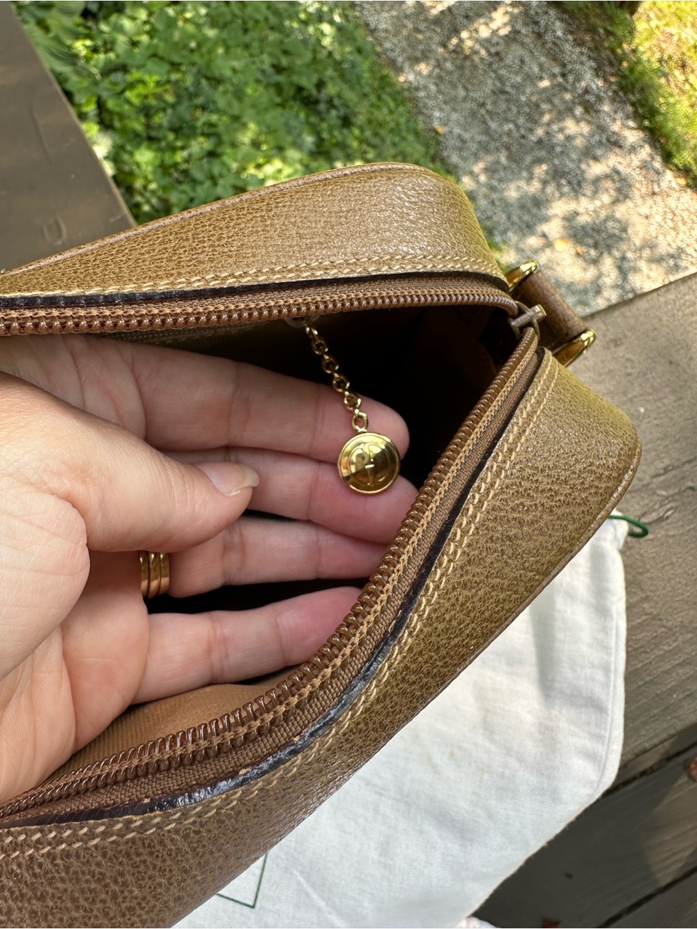 Gucci Vintage Camera Shoulder/Crossbody Bag - Picture 6 of 10